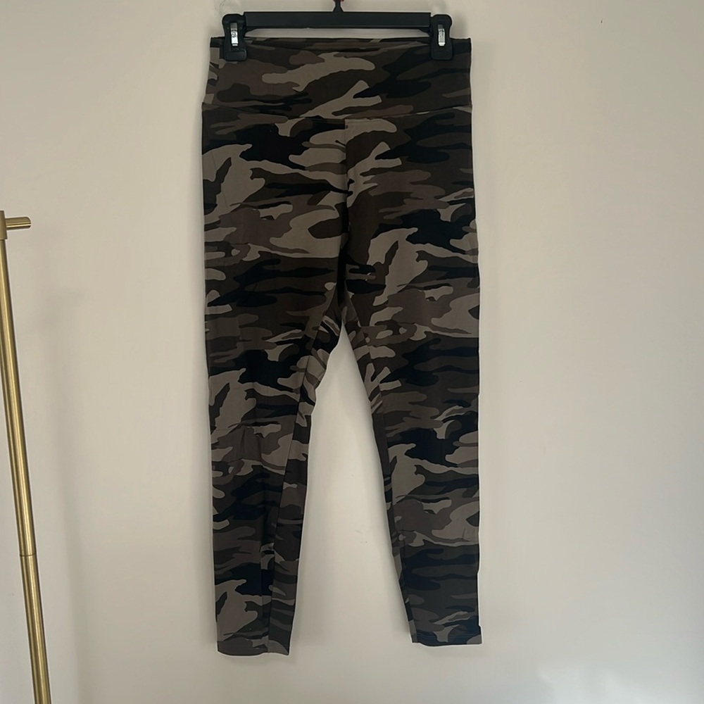 Express Camo Leggings